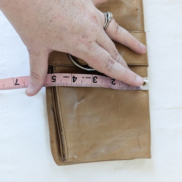 Hobo Camel Tan Leather Clutch Wallet Bag - Picture 13 of 13